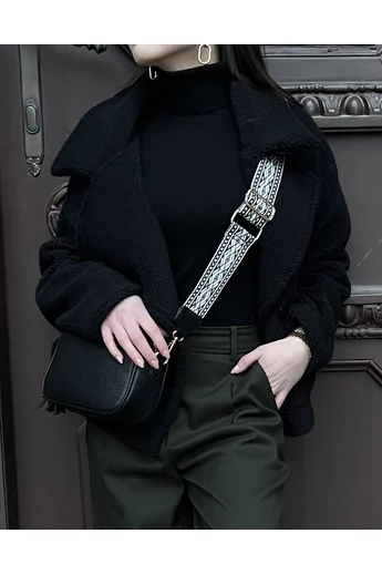 LILY KABÁT