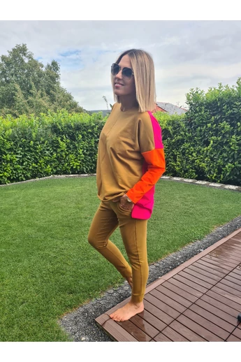 EMY M SZETT